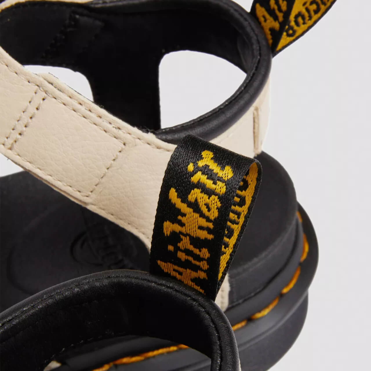 Dr. Martens Blaire