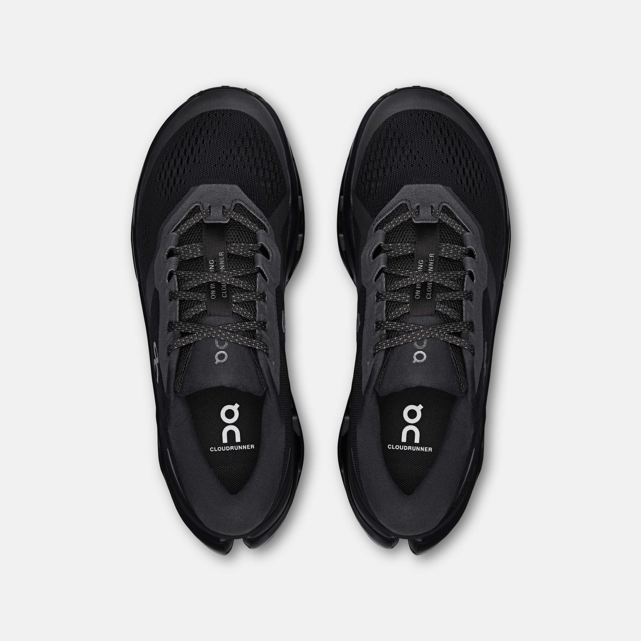 On Cloudrunner 3 Black/Black