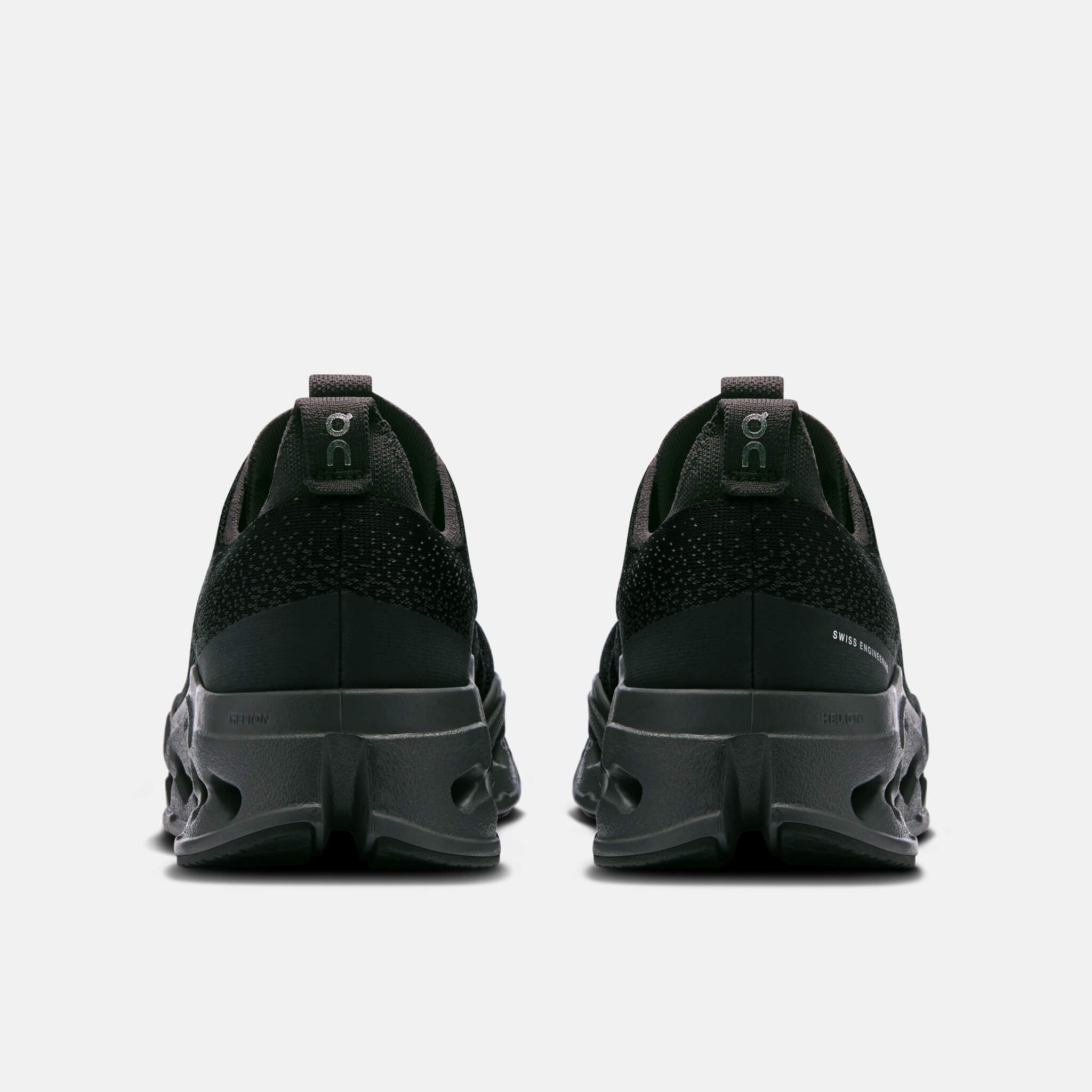 On Cloudsurfer Max Black/Eclipse